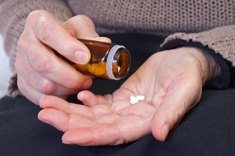 איך להוציא קקי תקוע