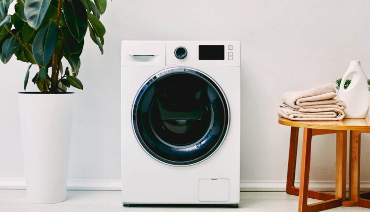 איך מנקים מכונת כביסה